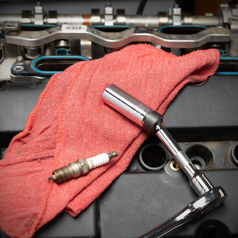 3/8" Drive 6 Pt. 5/8" X 6" Magnetic Swivel Spark Plug Socket - 80546