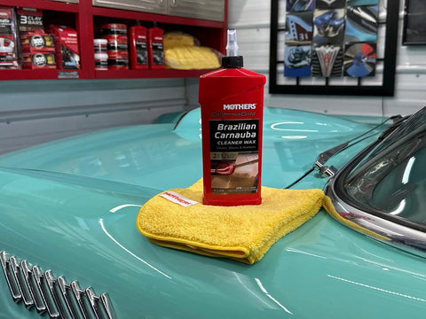 05701 California Gold Brazilian Carnauba Cleaner Liquid Wax - 16 Oz.